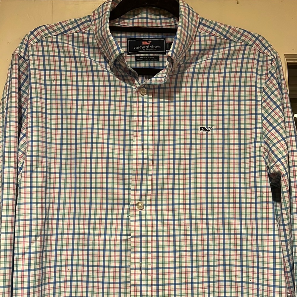 Vineyard Vines long sleeve men’s button down - size M